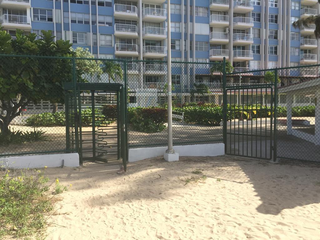Marbella Del Caribe Beachfront San Juan Exterior photo